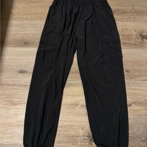 Vuori Women’s Black Cargo Pants